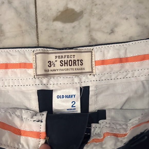 Perfect 3 1/2 Shorts - Picture 2 of 5